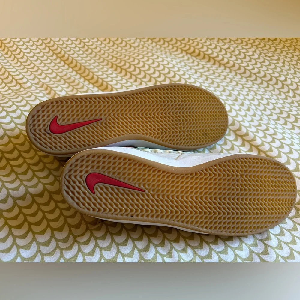 Nike Ishod skate shoes, men's sizes size 13 - Picture 6 of 6